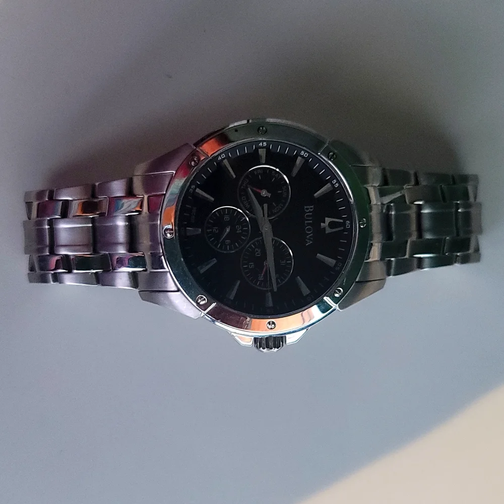Bulova Mens Silver watch - Picture 2 of 4